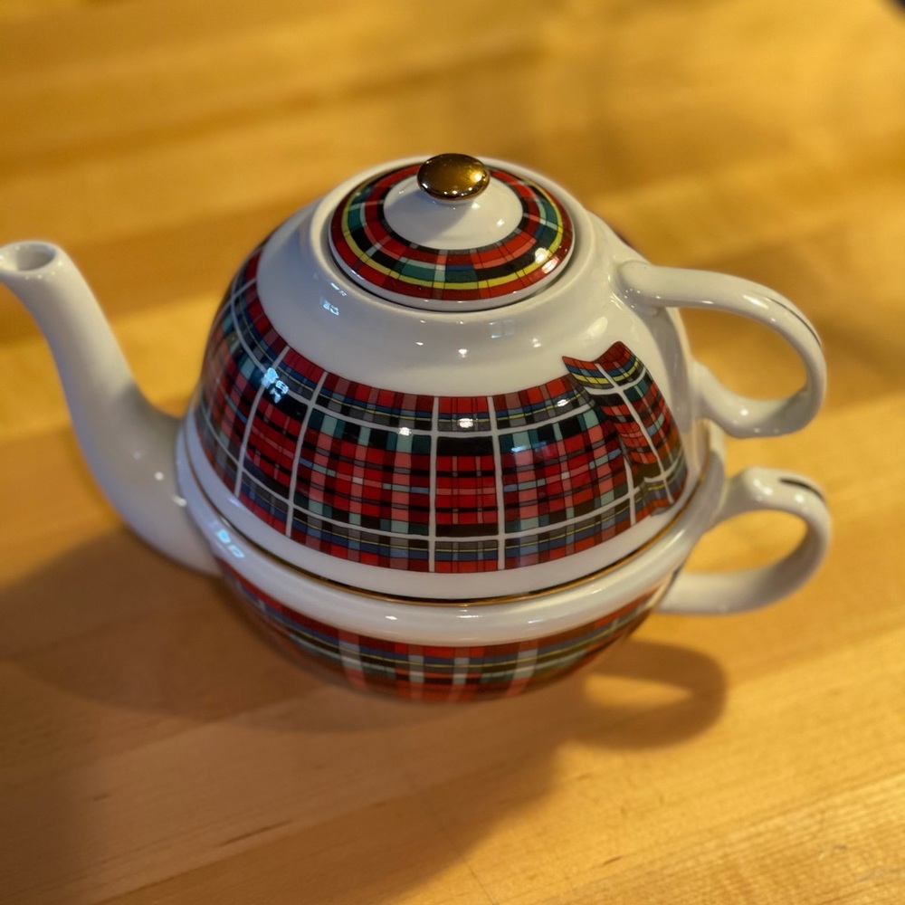 William Sonoma Tea pot